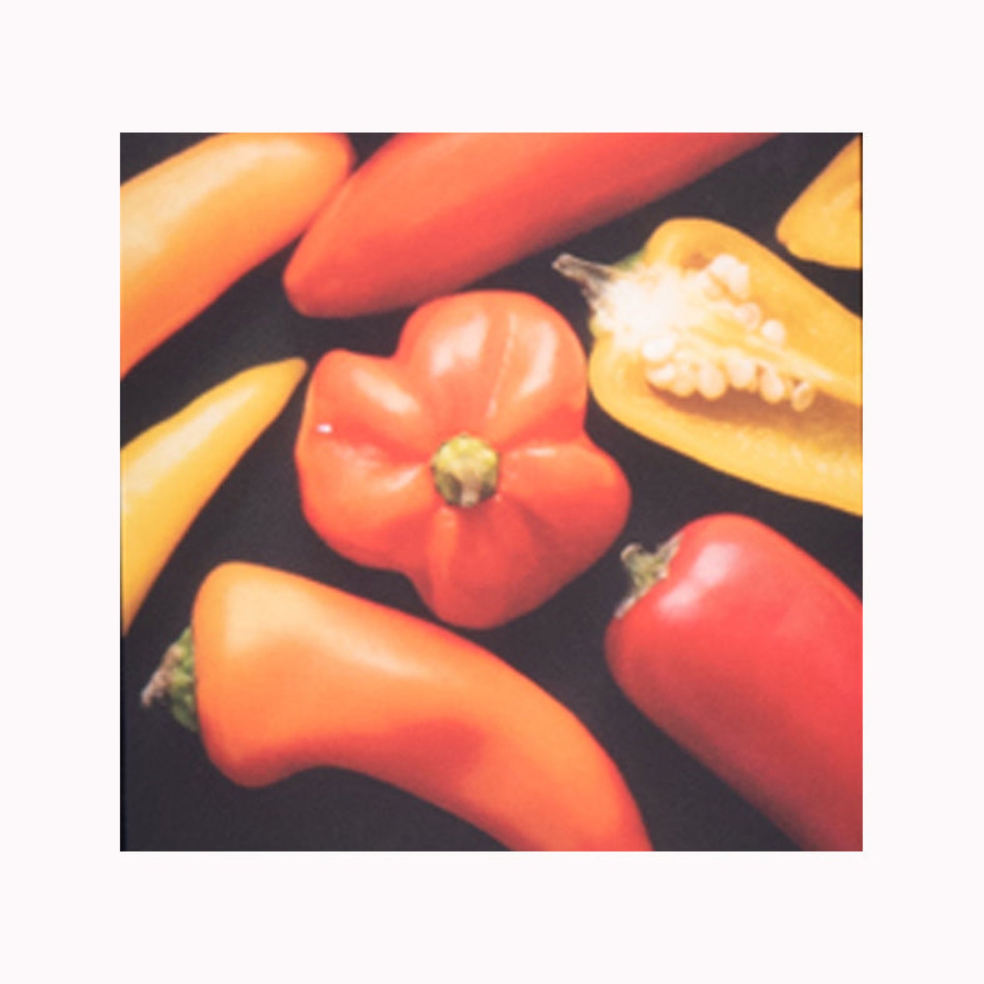 Olivenöl mit Chilikernöl & Chilis