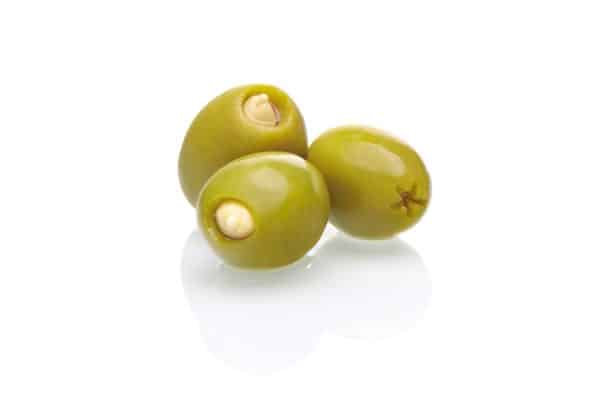 grüne Oliven mit Mandeln